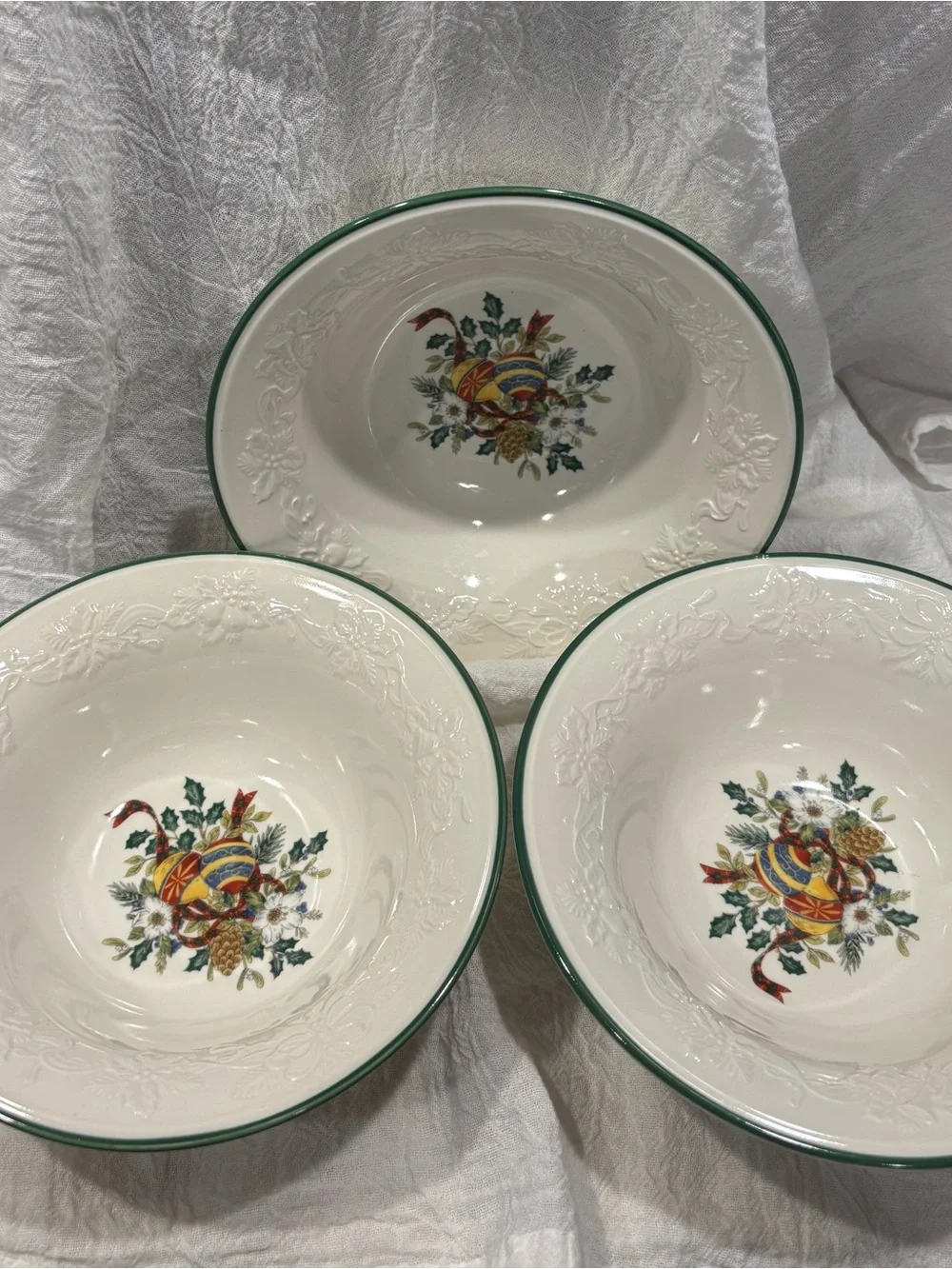 3 MIKASA Holiday Season Cereal Bowls DB 901 Christmas